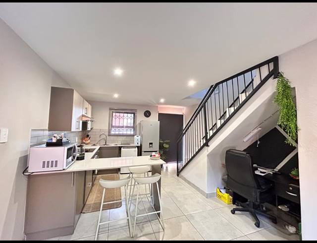 2 BEDROOM APARTMENT FOR SALE IN THERESAPARK